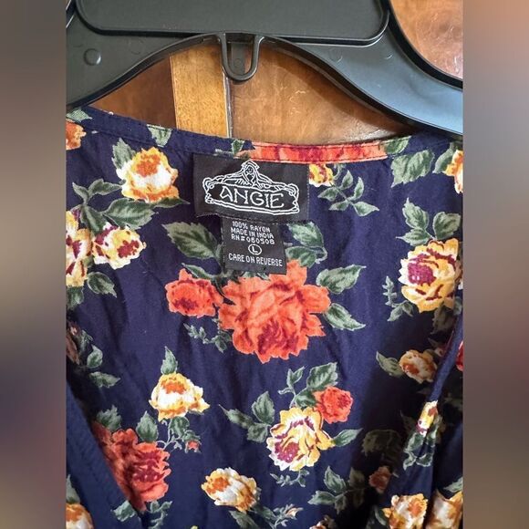 Floral Cut out Shoulder Wrap Dress - Picture 5 of 8